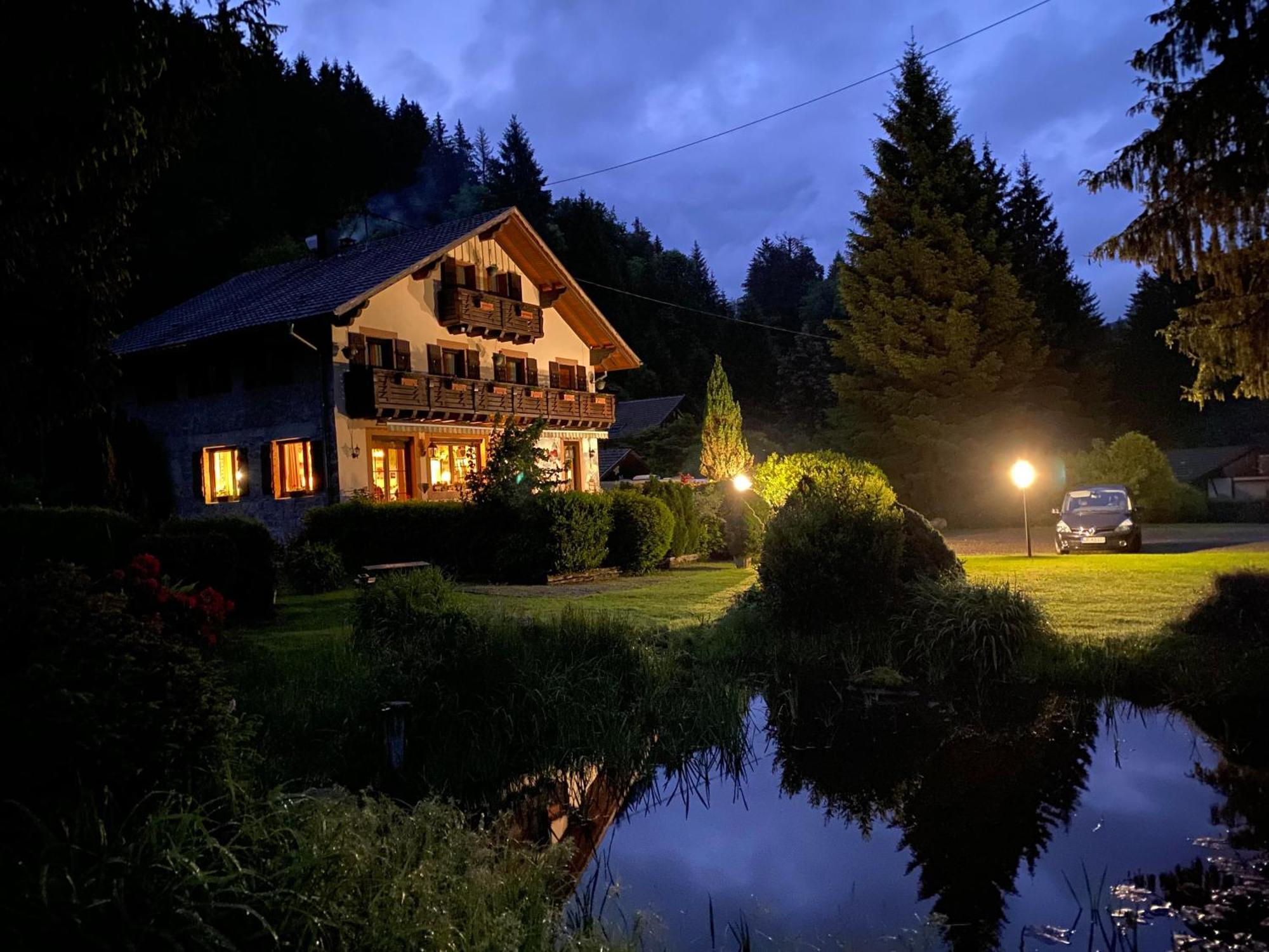 Chambres D'Hotes Des Cascades St-Nicolas Kruth エクステリア 写真